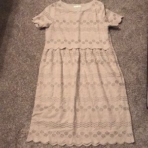 Cute taupe/tan dress!